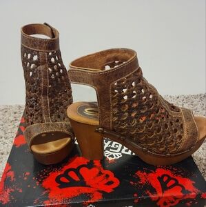 Sbicca open toe chunky heels